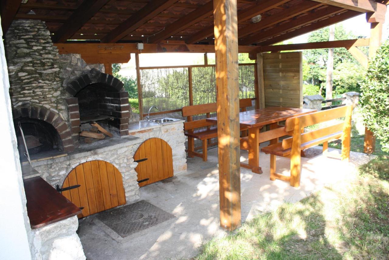 Holiday Home Radmila プレマントゥーラ エクステリア 写真